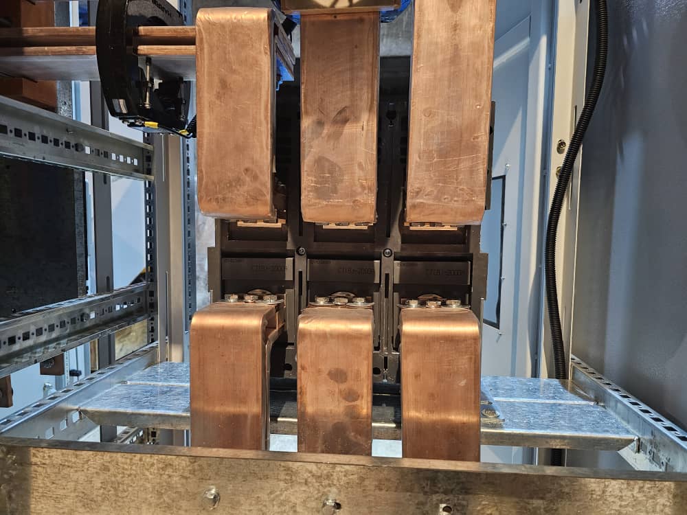 تابلوهای توزیع پست فشار ضعیف زمینی باورودی ۲۰۰۰ آمپر بعد از ترانسفورماتور برای تغذیه ساختمان هواپیمایی ساها - تصویر 6