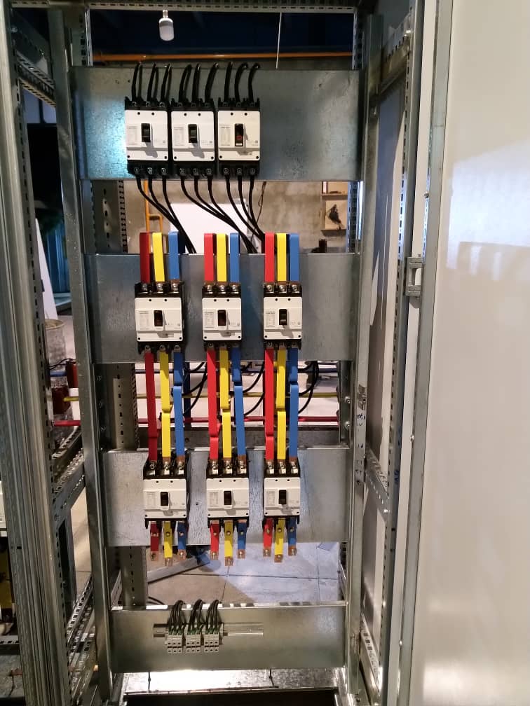 تابلو  اصلی ساختمان‌های درمانگاه مدافعان آسمان و چنج آور ( برق شهر و ژنراتور ) اتوماتیک با کلیدهای موتور دار - تصویر 9