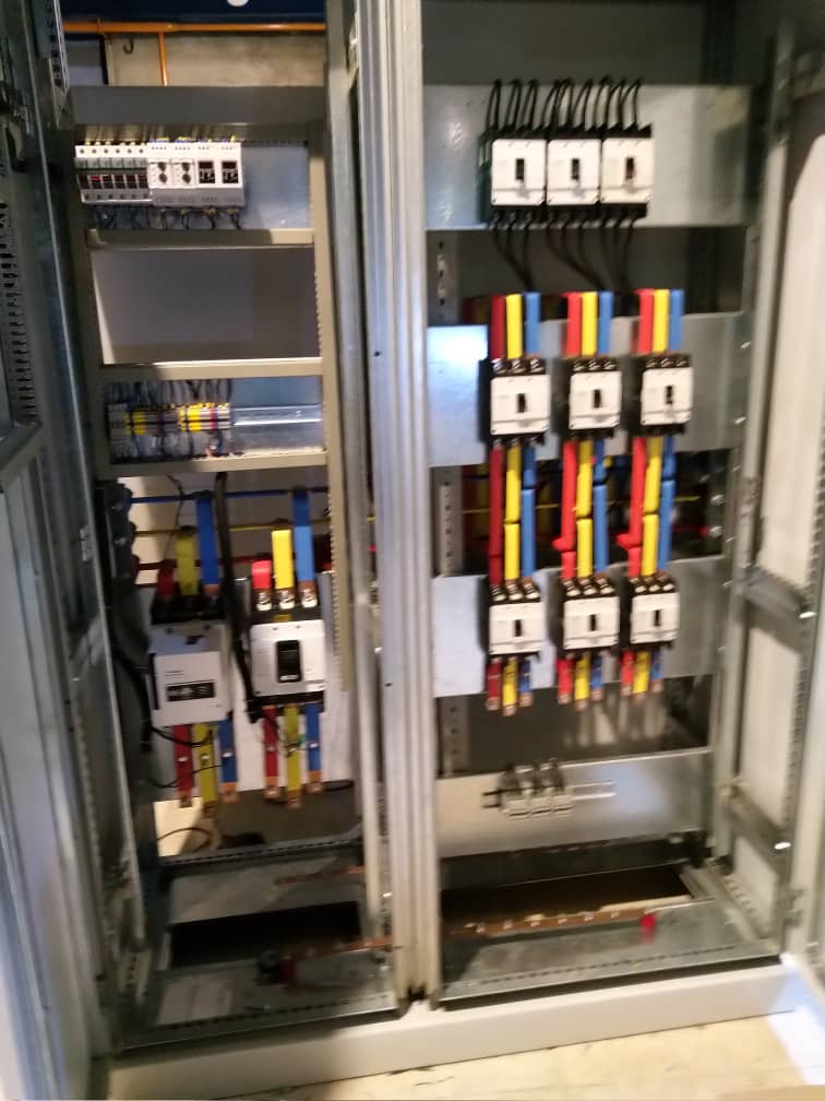 تابلو  اصلی ساختمان‌های درمانگاه مدافعان آسمان و چنج آور ( برق شهر و ژنراتور ) اتوماتیک با کلیدهای موتور دار - تصویر 10