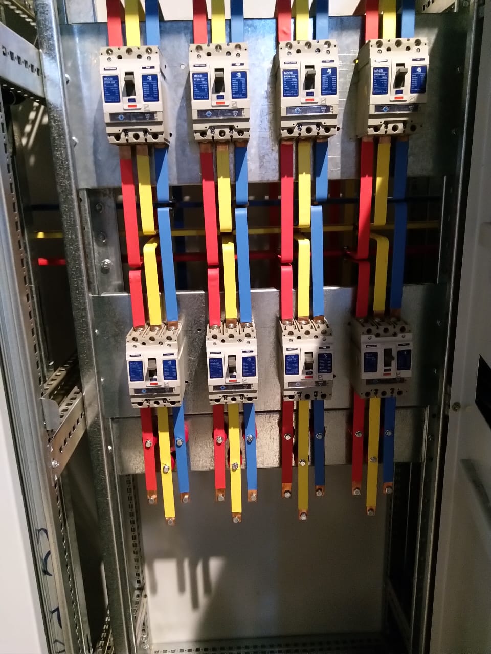 تابلوهای اصلی و فرعی ساختمان هواپیمایی ساها برای تغذیه سیستم های آبرسانی ، گرمایش و سرمایش  و طبقات از منفی ۲ تا مثبت ۵ - تصویر 3