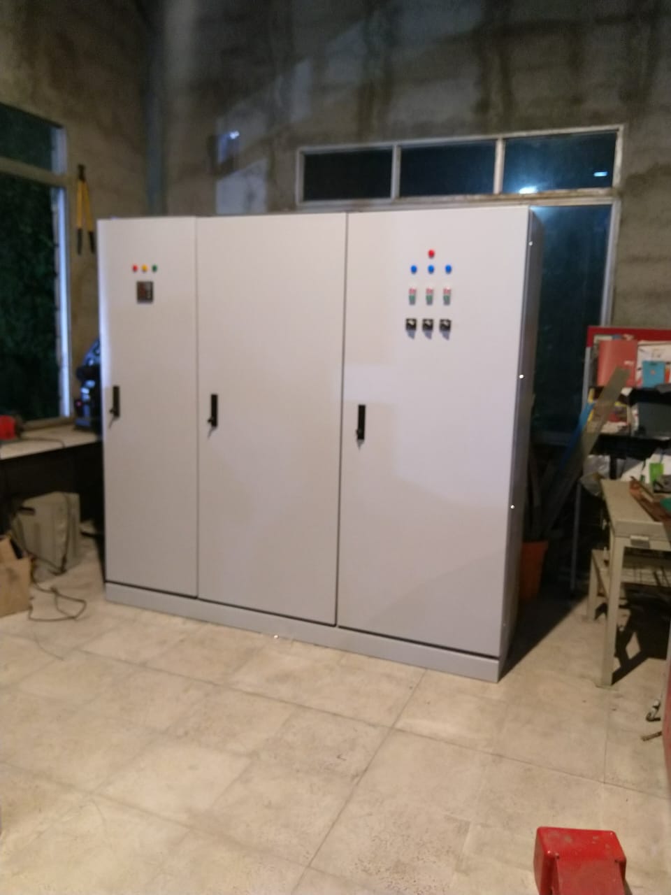 تابلوهای اصلی و فرعی ساختمان هواپیمایی ساها برای تغذیه سیستم های آبرسانی ، گرمایش و سرمایش  و طبقات از منفی ۲ تا مثبت ۵ - تصویر 6