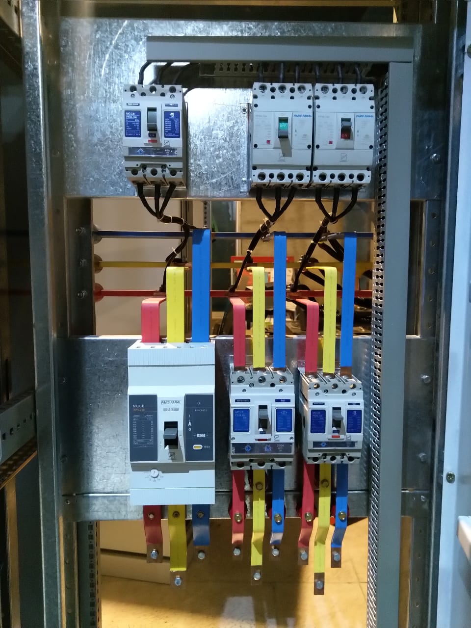 تابلوهای اصلی و فرعی ساختمان هواپیمایی ساها برای تغذیه سیستم های آبرسانی ، گرمایش و سرمایش  و طبقات از منفی ۲ تا مثبت ۵ - تصویر 11