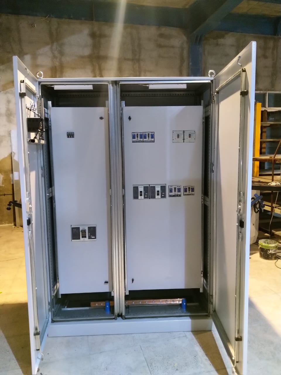 تابلوهای اصلی و فرعی ساختمان هواپیمایی ساها برای تغذیه سیستم های آبرسانی ، گرمایش و سرمایش  و طبقات از منفی ۲ تا مثبت ۵ - تصویر 14