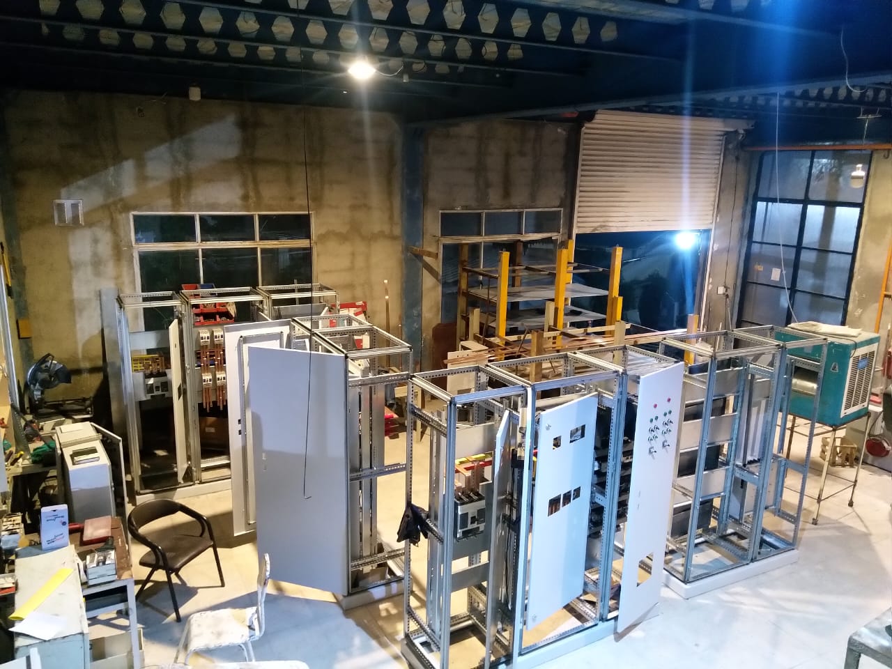 تابلوهای اصلی و فرعی ساختمان هواپیمایی ساها برای تغذیه سیستم های آبرسانی ، گرمایش و سرمایش  و طبقات از منفی ۲ تا مثبت ۵ - تصویر 28