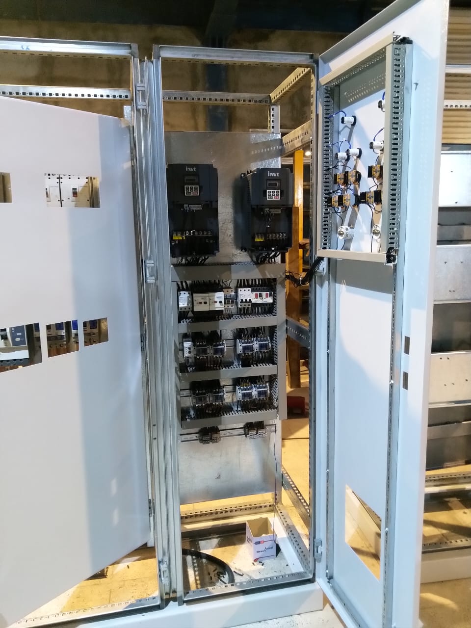 تابلوهای اصلی و فرعی ساختمان هواپیمایی ساها برای تغذیه سیستم های آبرسانی ، گرمایش و سرمایش  و طبقات از منفی ۲ تا مثبت ۵ - تصویر 23